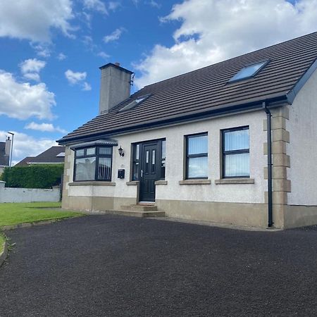 Holiday Home In Ballycastle - Fainne Na Cairde Extérieur photo