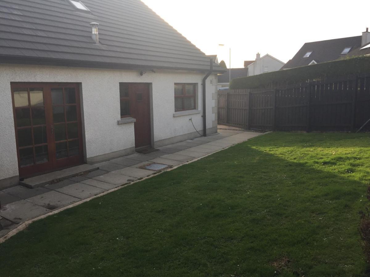 Holiday Home In Ballycastle - Fainne Na Cairde Extérieur photo
