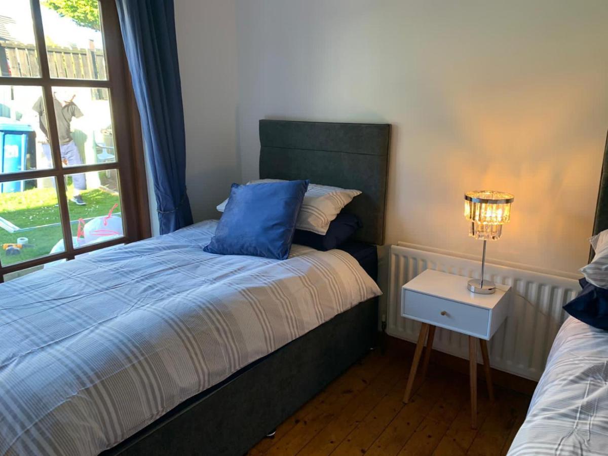 Holiday Home In Ballycastle - Fainne Na Cairde Extérieur photo