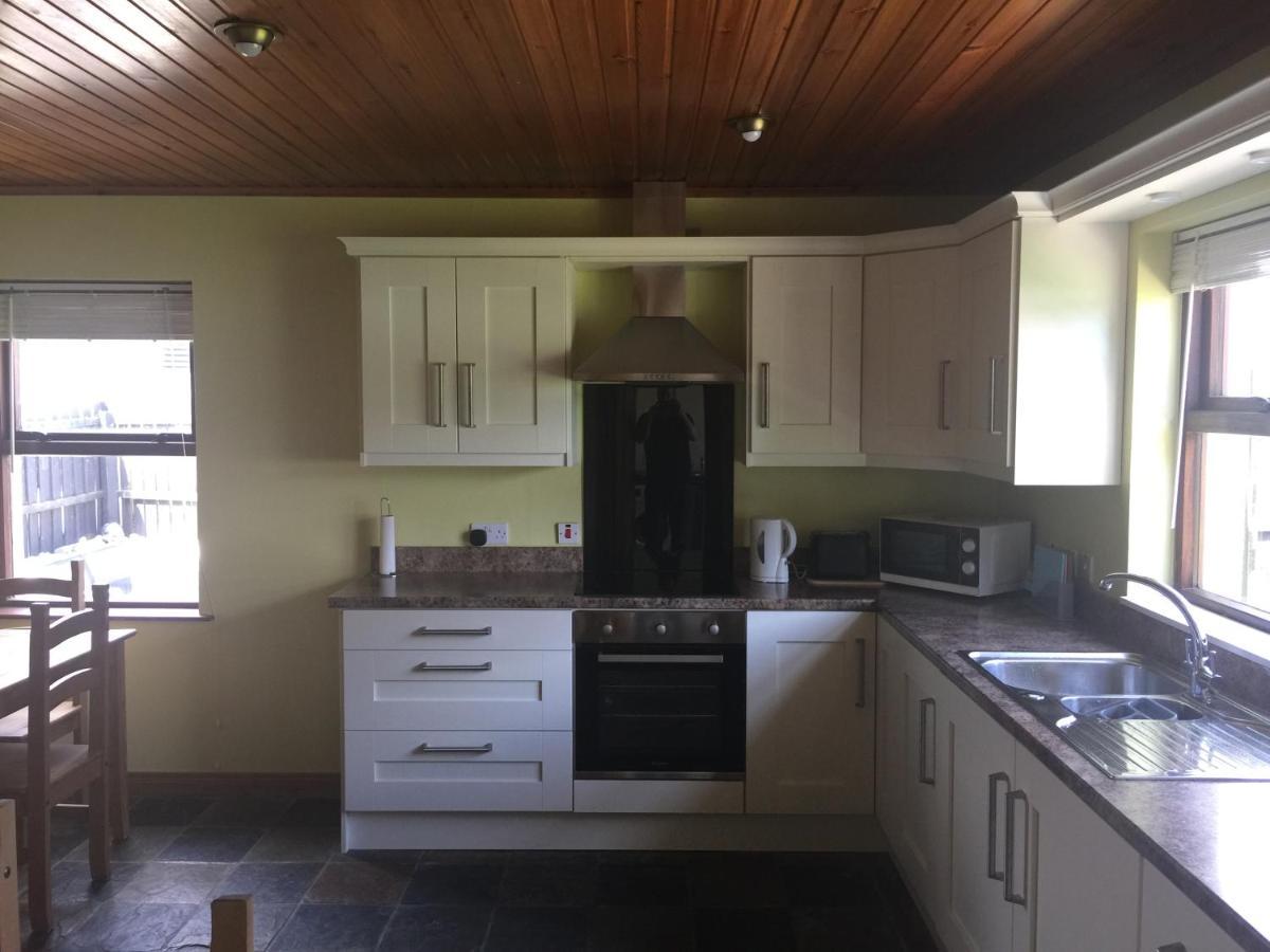 Holiday Home In Ballycastle - Fainne Na Cairde Extérieur photo