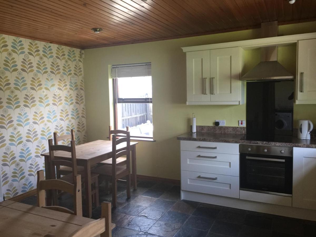 Holiday Home In Ballycastle - Fainne Na Cairde Extérieur photo