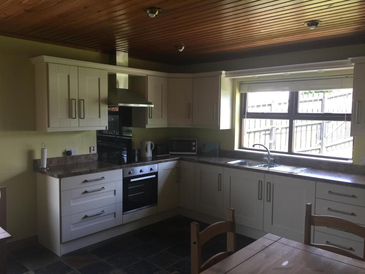 Holiday Home In Ballycastle - Fainne Na Cairde Extérieur photo