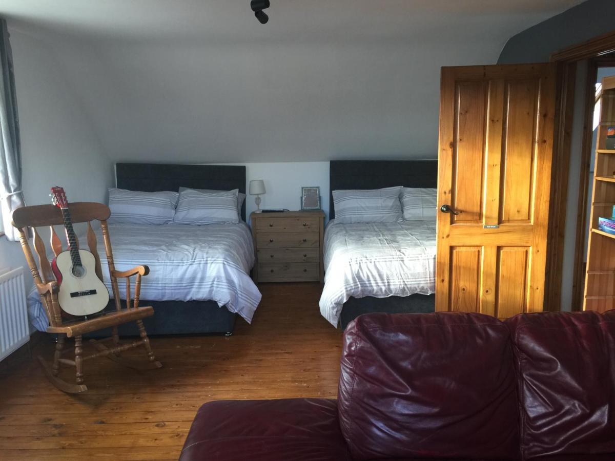Holiday Home In Ballycastle - Fainne Na Cairde Extérieur photo