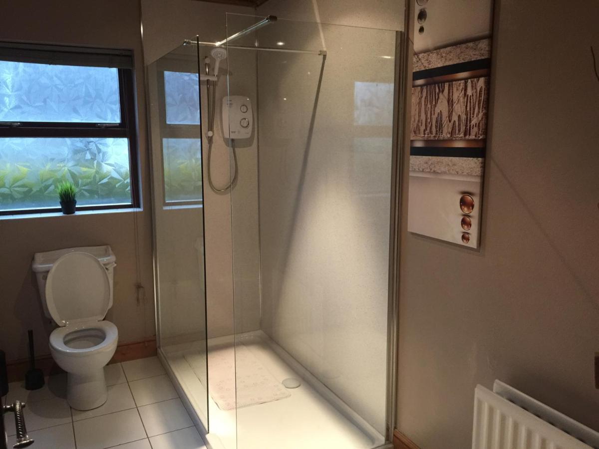 Holiday Home In Ballycastle - Fainne Na Cairde Extérieur photo