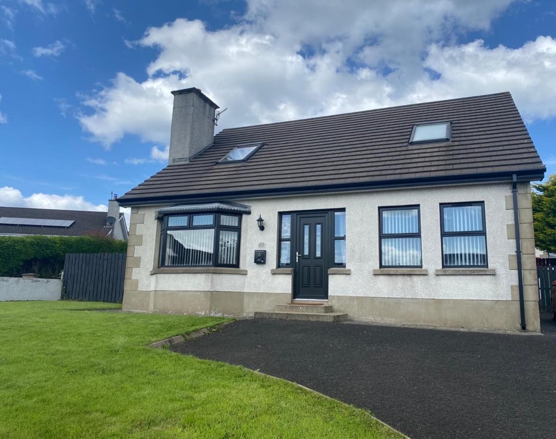Holiday Home In Ballycastle - Fainne Na Cairde Extérieur photo